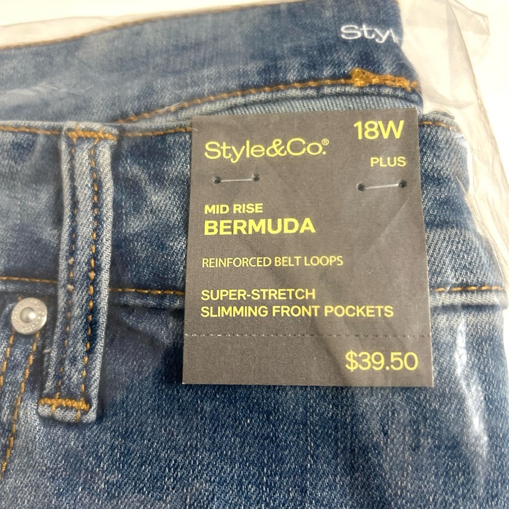 NWT Women’s Plus Size Denim Bermuda Shorts - Picture 4 of 5
